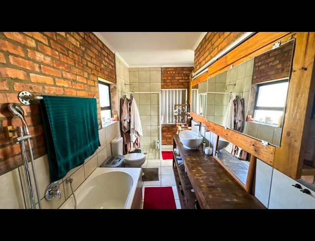 4 BEDROOM HOUSE FOR SALE IN FRAAIUITSIG